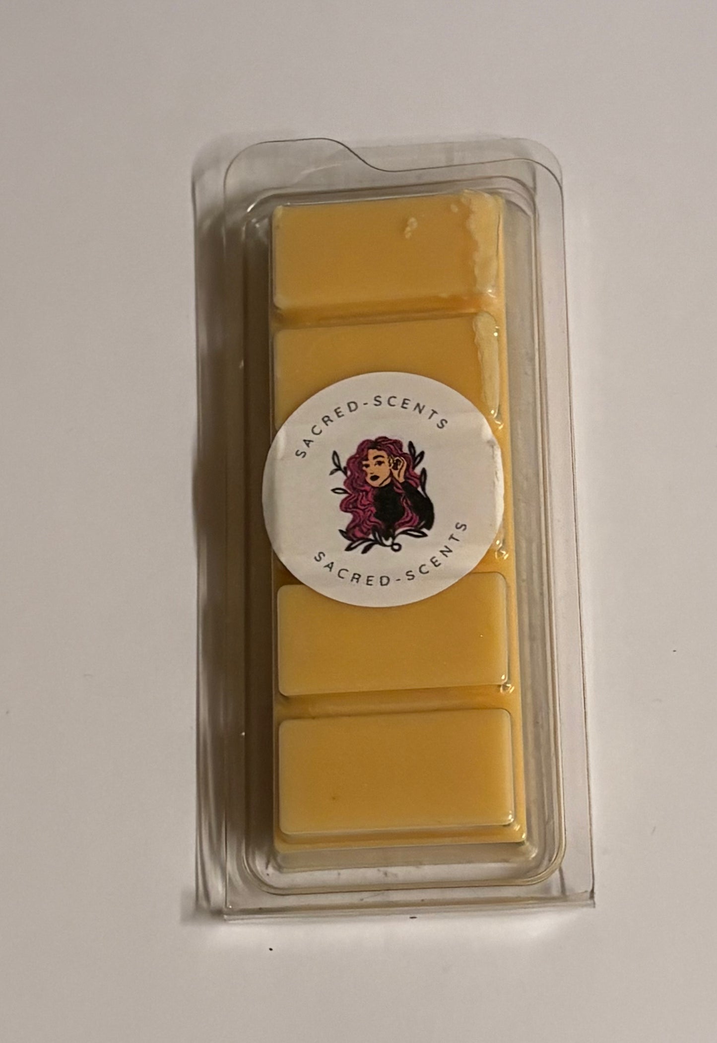 Wealthy Woman clamshell