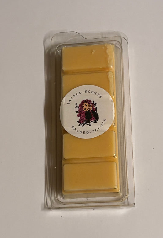 Wealthy Woman clamshell