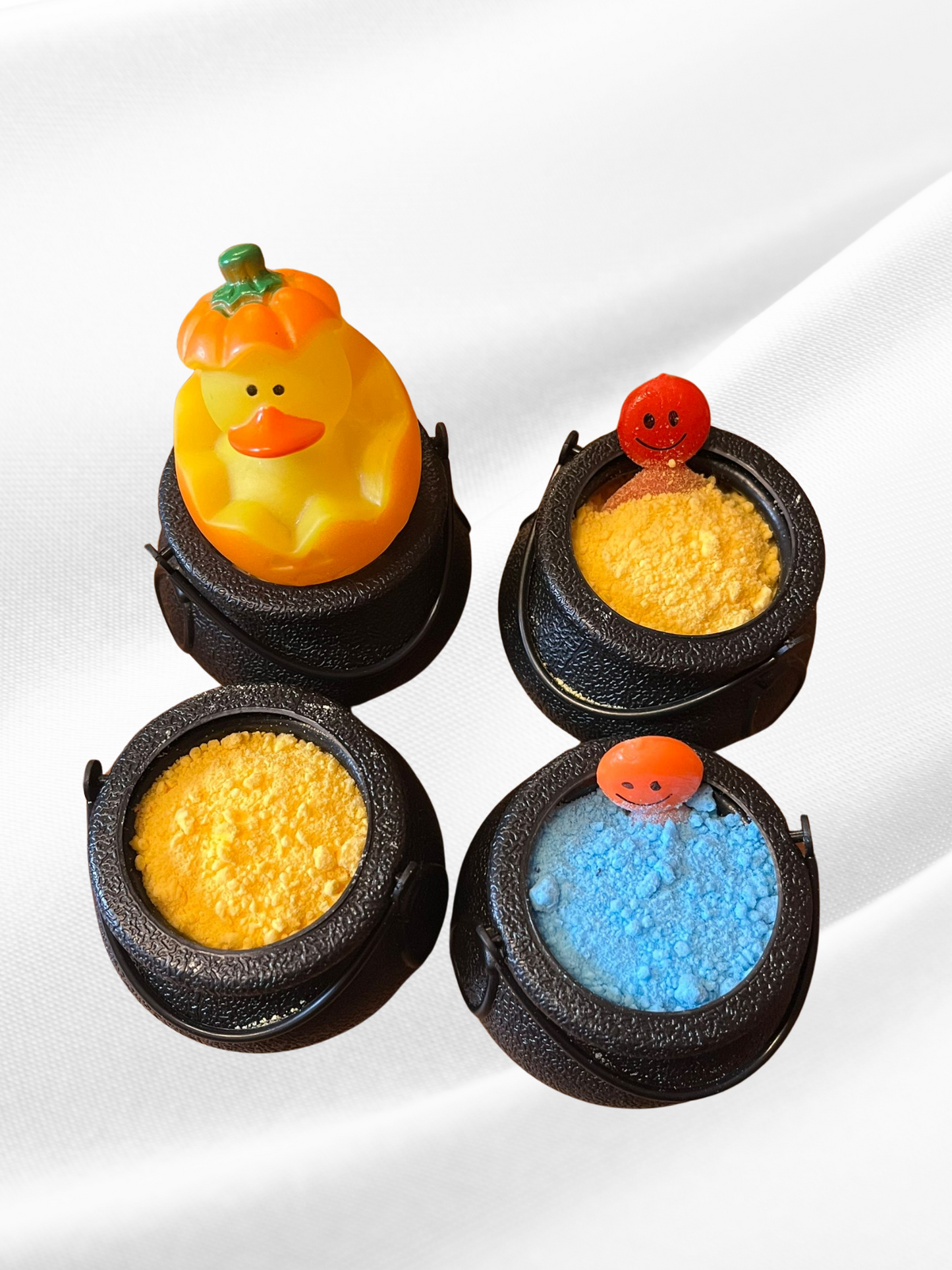 Bath Dust Black Cauldron & Toy